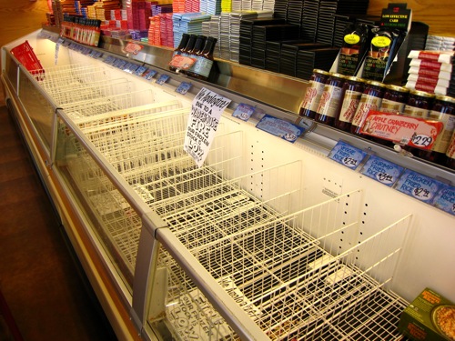 trader-joes-empty-bins